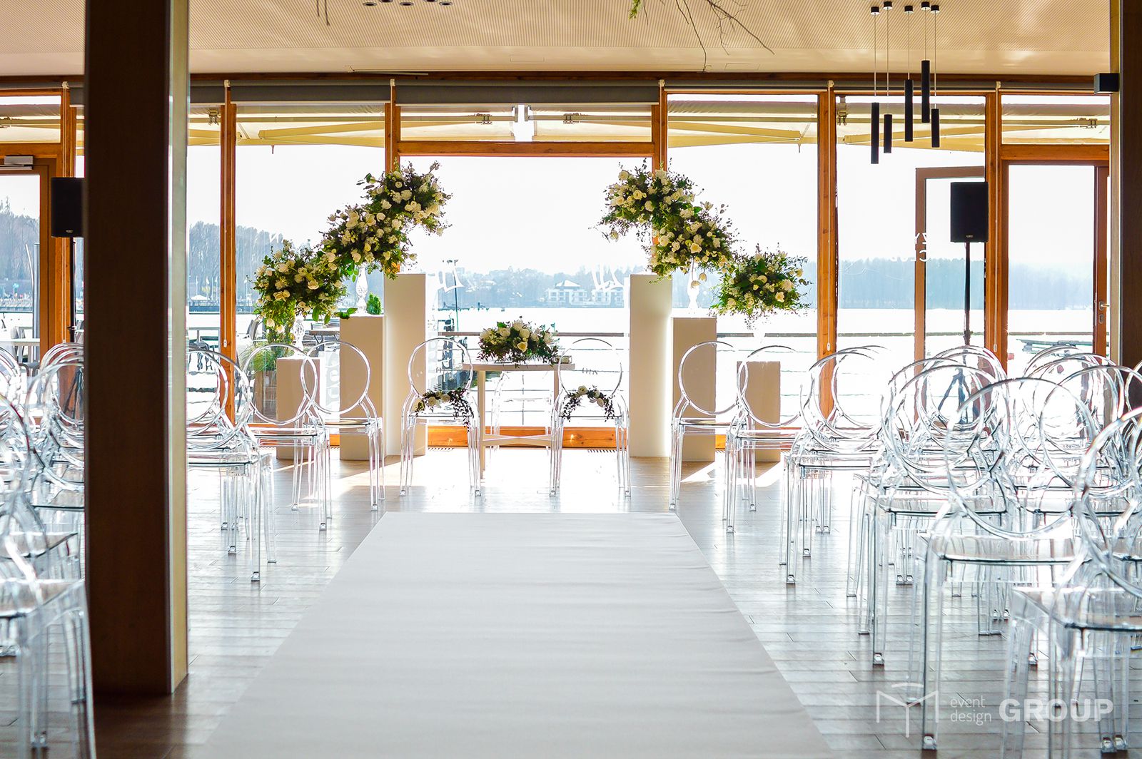 krzesła cateringowe w sali bankietowej i weselnej, krzesła na wesele